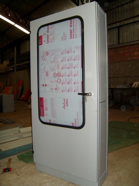 Painel modular autoportante